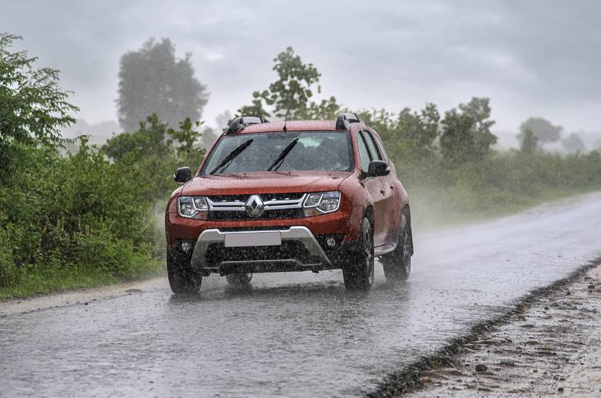 5 cuidados com o carro em épocas de chuva forte